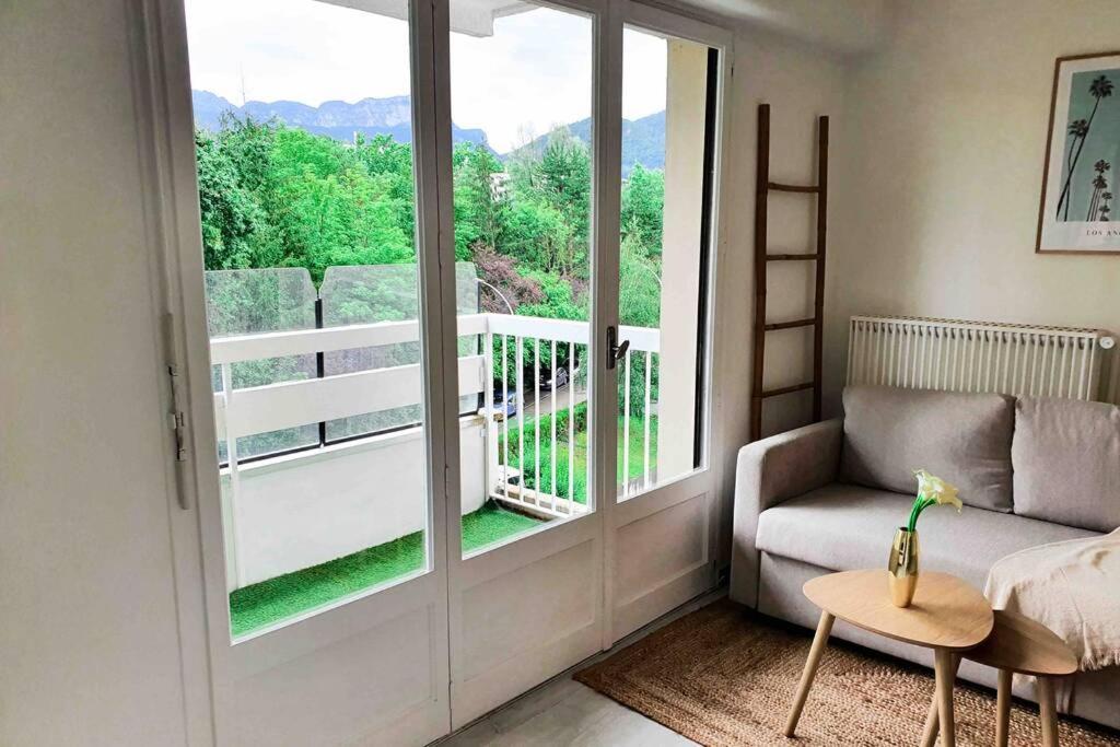 Charmant Appartement Avec Vue Sur Les Montagnes アヌシー エクステリア 写真
